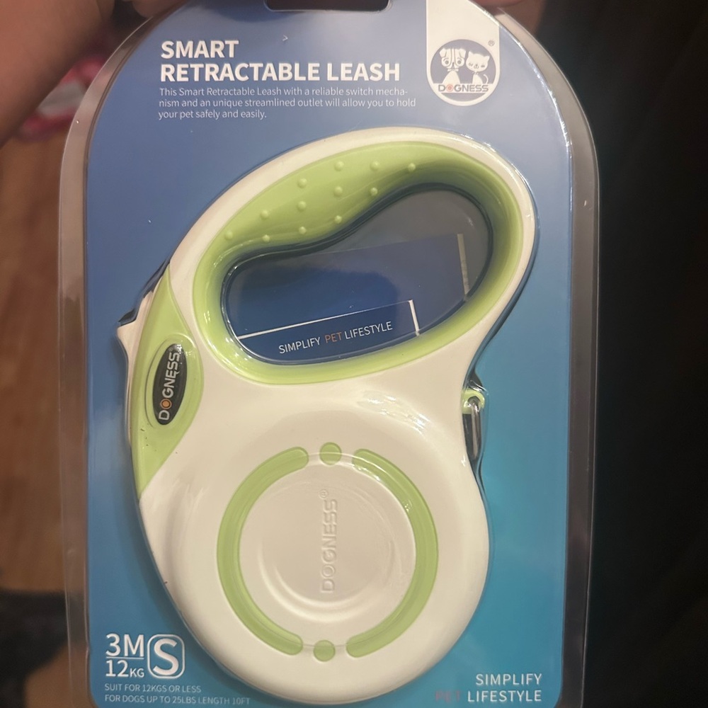 Dogness Smart Retractable Leash - Green and White